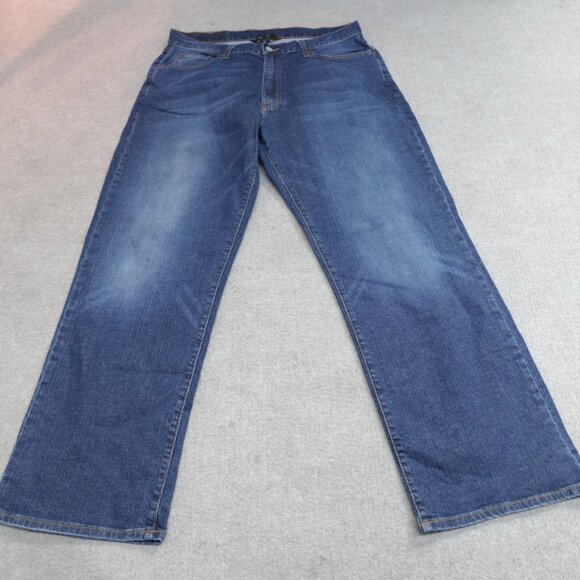 Lucky Brand Jeans 34  x 30 Blue Classic Fit Zip Fly Cotton Blend Straight - Picture 1 of 11
